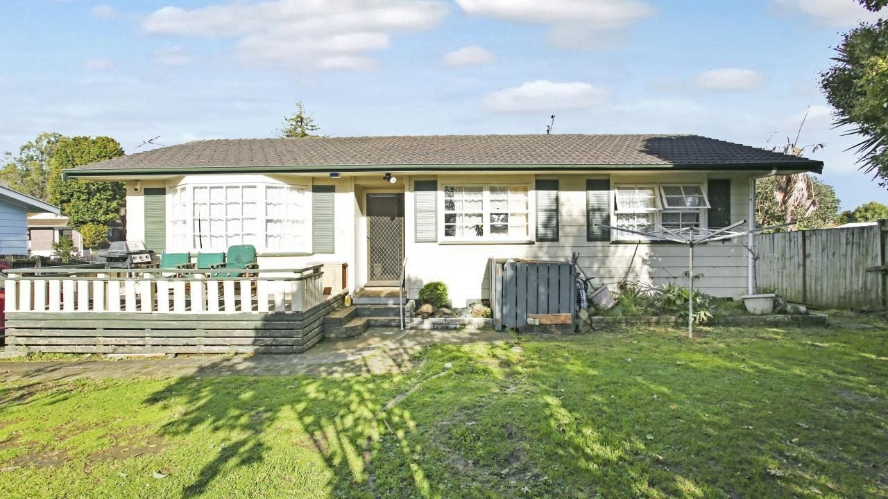 27 Fairdale Avenue, Red Hill, Papakura - Carousel 2