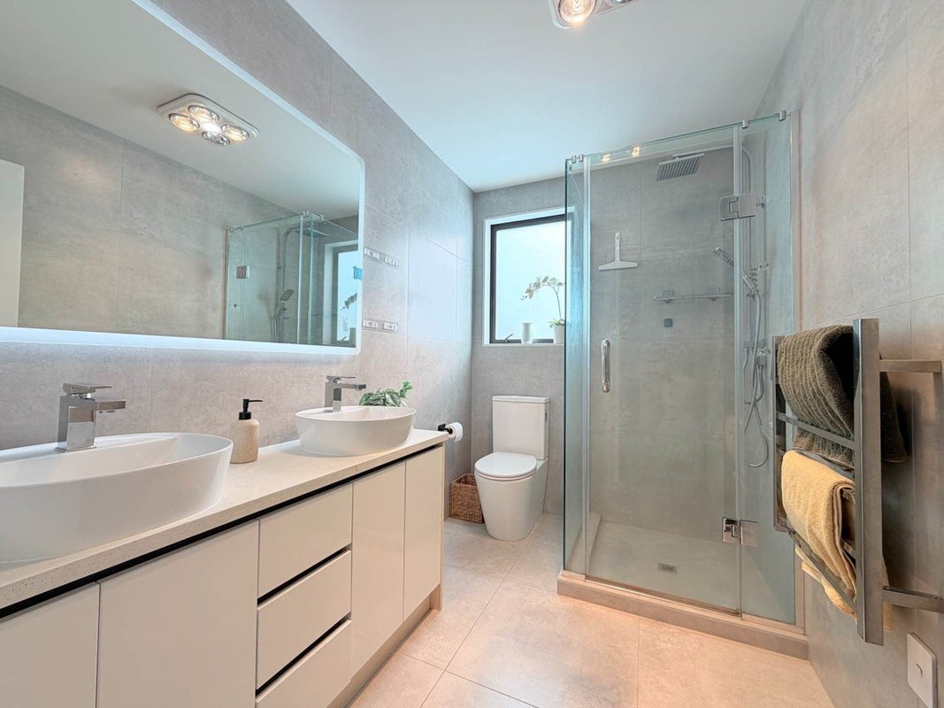 4 Christella Street, Flat Bush, Auckland - Carousel 24