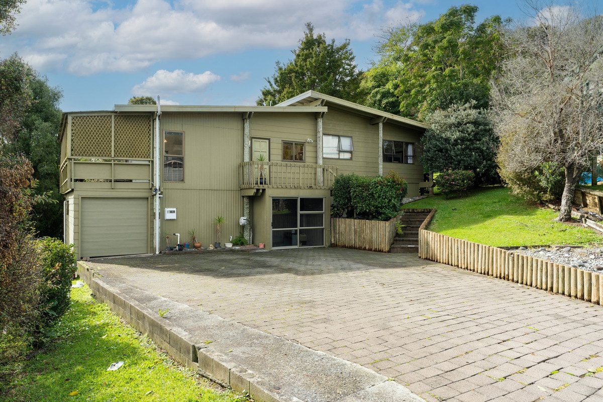 16 Arawa Place, Onerahi, Whangarei - Carousel 1