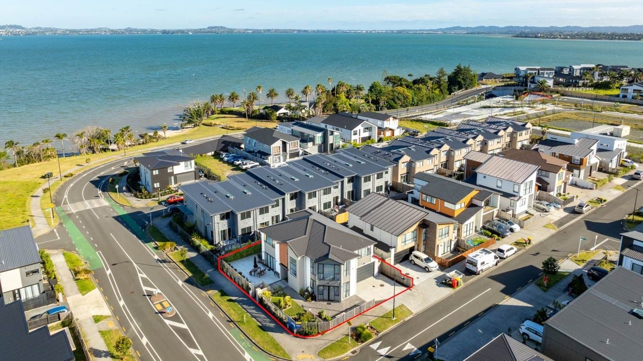 16 Craigs Way, Hobsonville, Auckland - Carousel 1