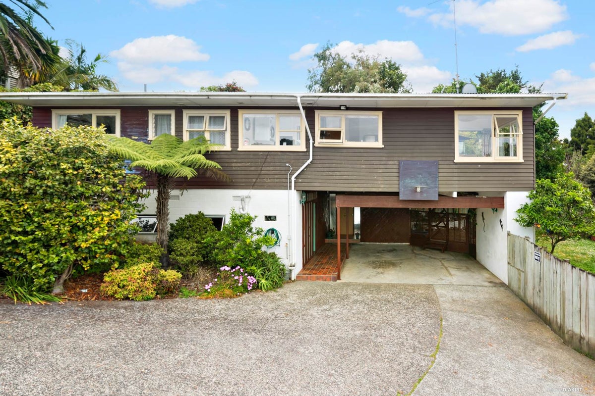 11 Onewa Road, Northcote, Auckland - Carousel 2