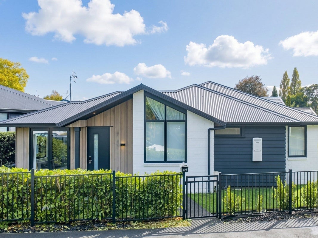 3/5 Chartwell Crescent, Chartwell, Hamilton - Carousel 1