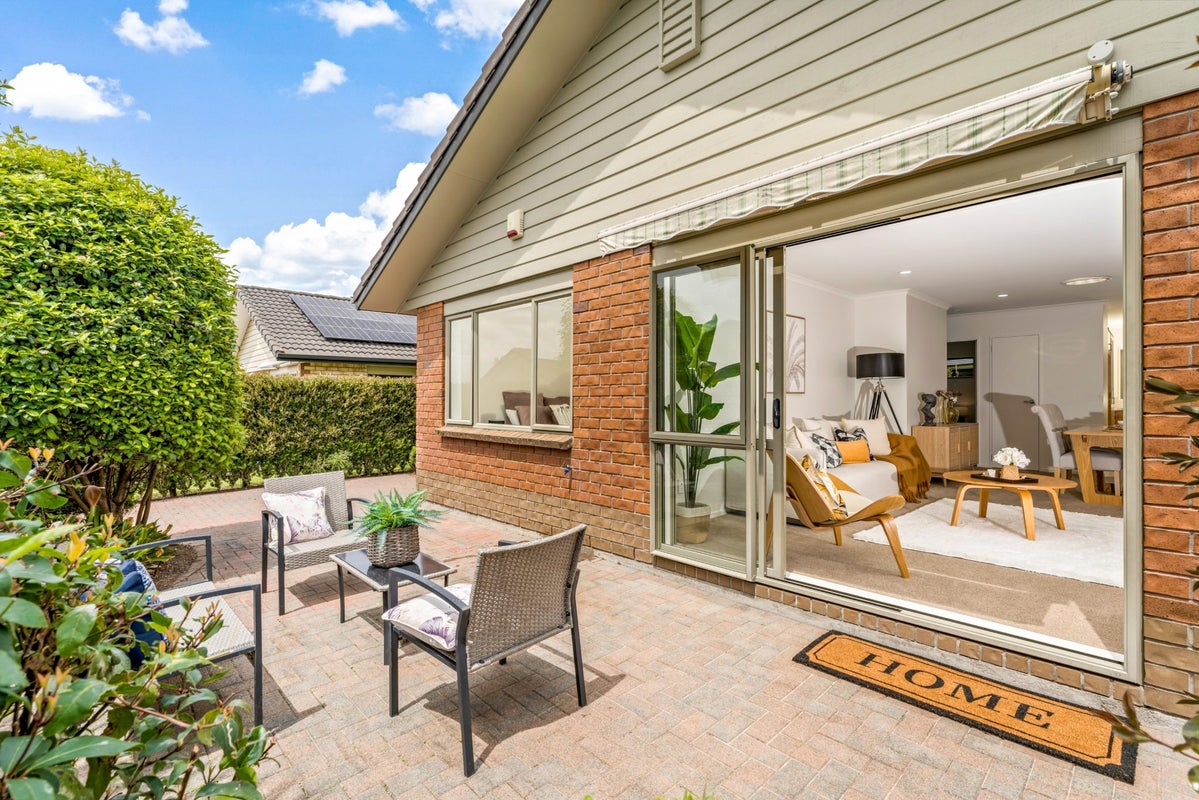 8/1 Piriti Drive, Te Atatu Peninsula, Auckland - Carousel 1