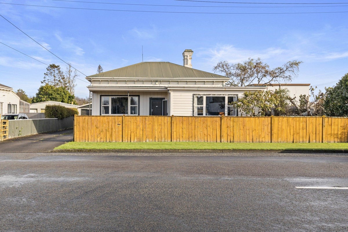10 Ross Street, Marton, Marton - Carousel 16