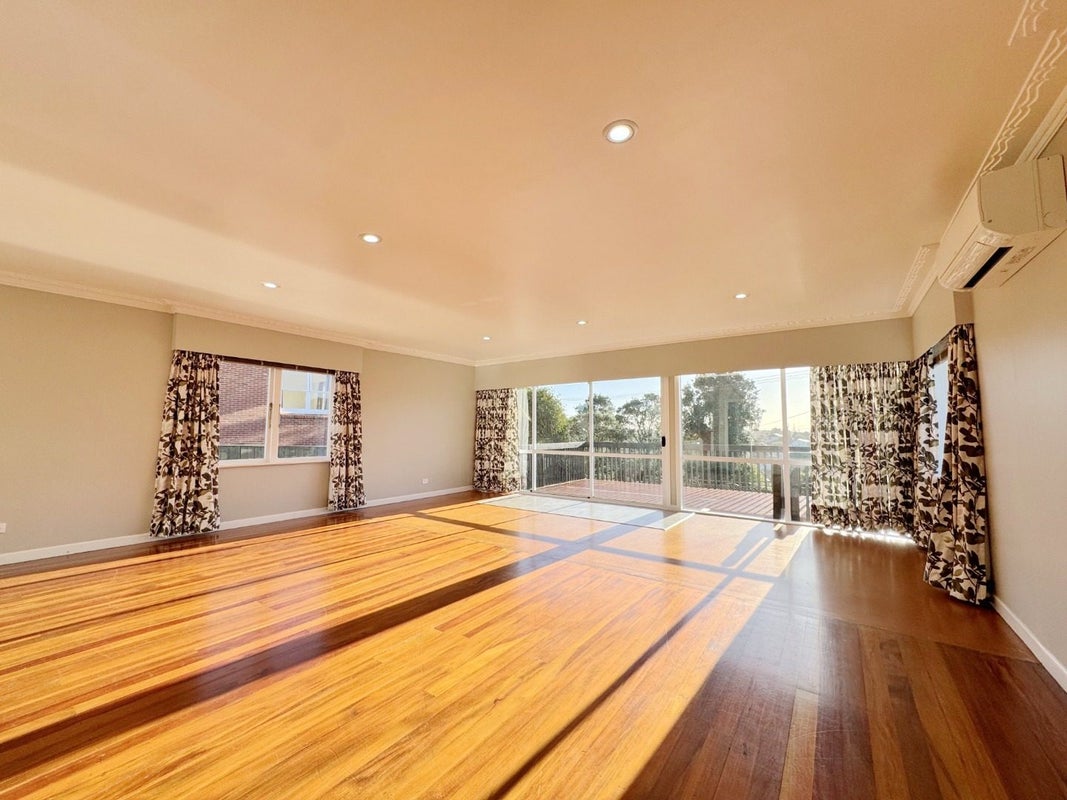 101 Sunnyside Road, Sunnyvale, Auckland - Carousel 2