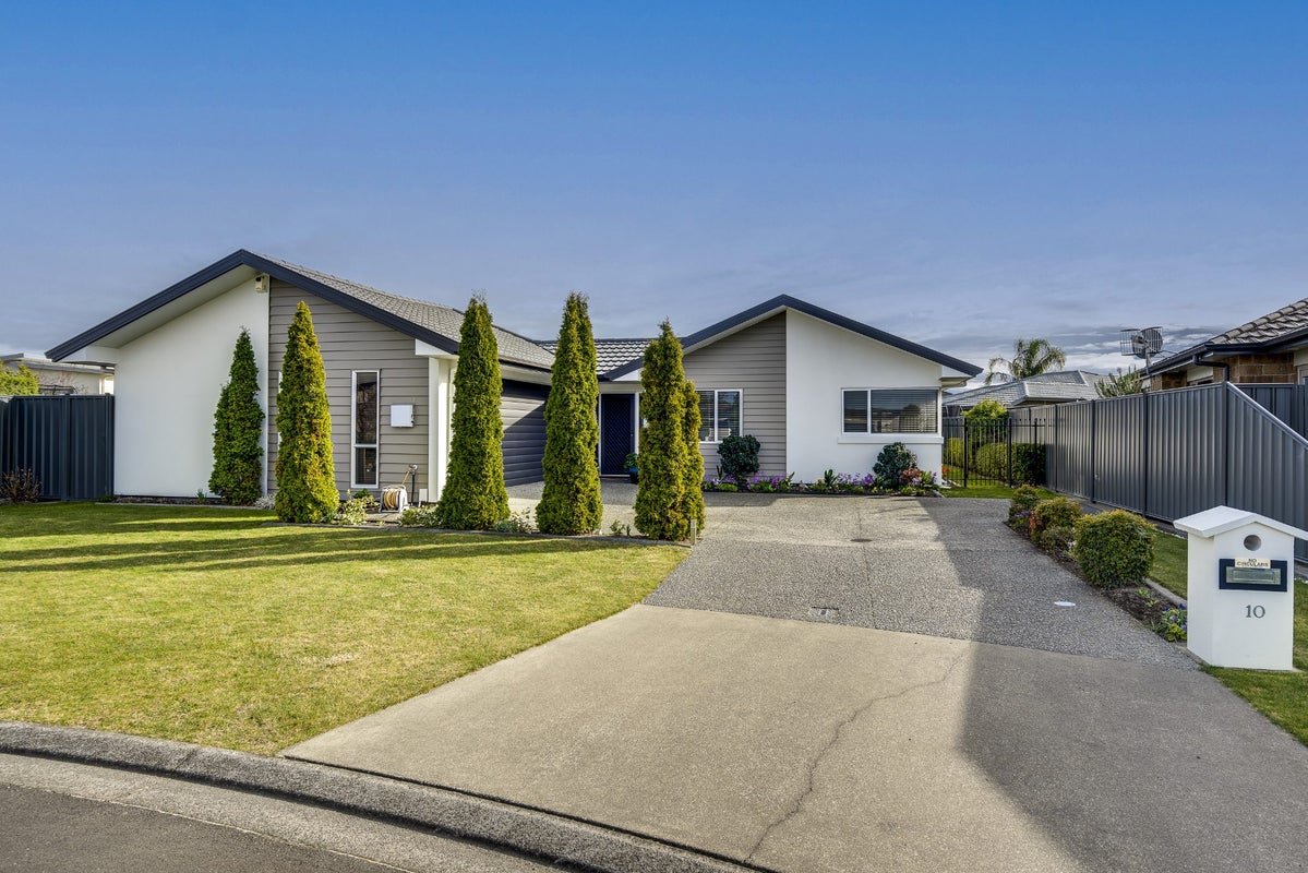 10 Milford Place, Poraiti, Napier - Carousel 1