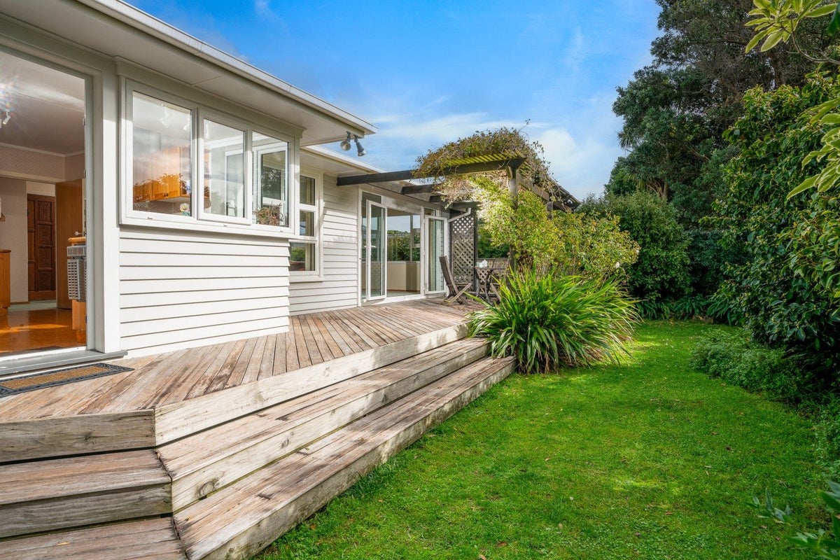 17A Puriri Street, Miramar, Wellington - Carousel 2