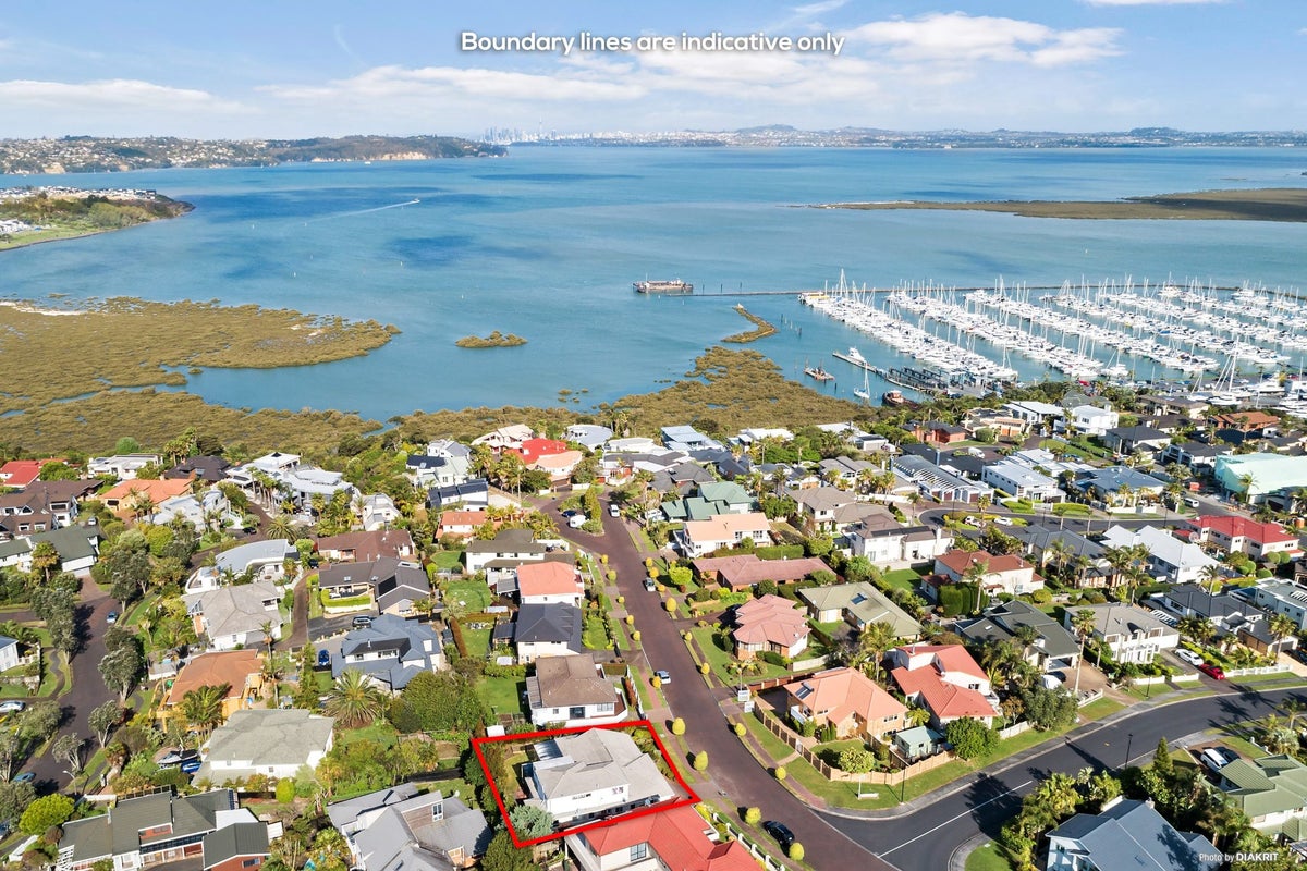 12 Ferntree Terrace, West Harbour, Auckland - Carousel 2