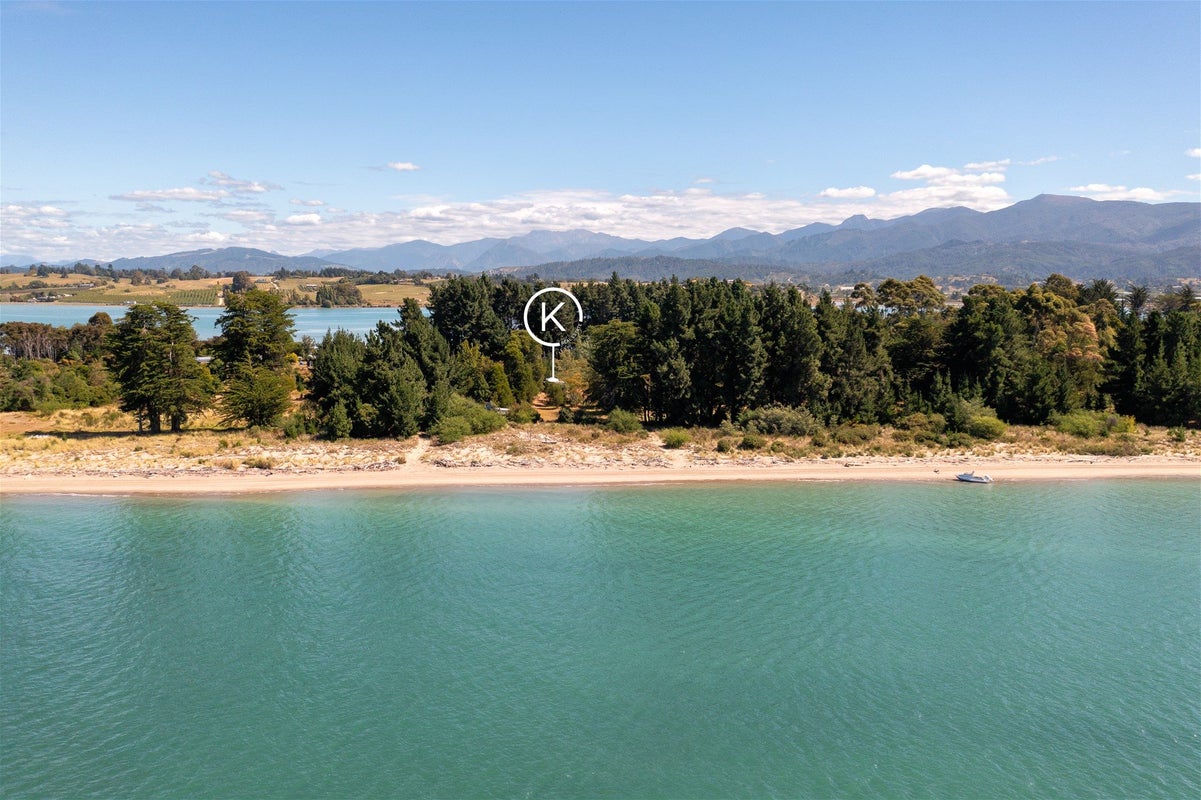 143 Jackett Island, JACKETT ISLAND, MOTUEKA - Carousel 1