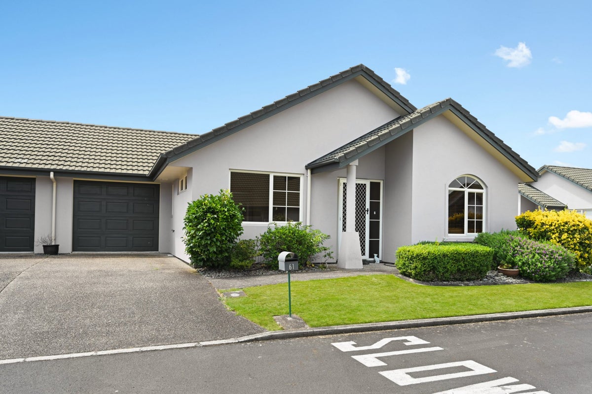 61/16 Rototuna Road, Flagstaff, Hamilton - Carousel 1