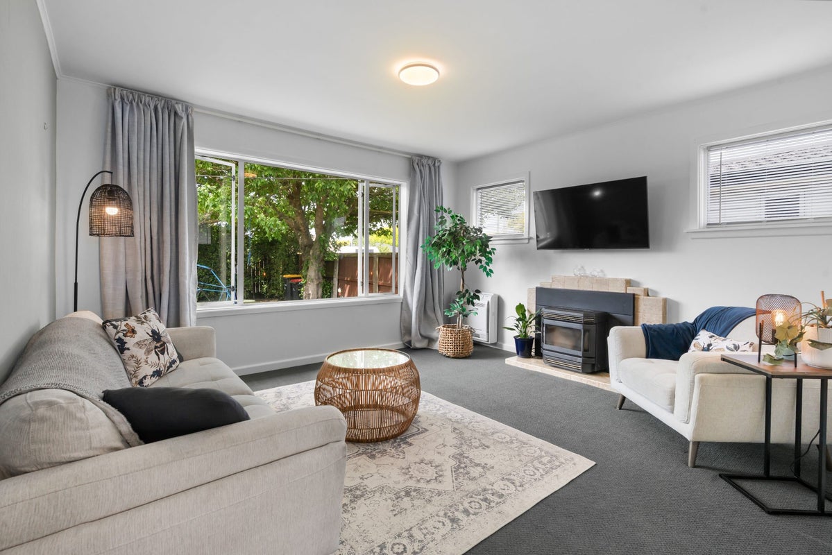 1/130 Springs Road, Hornby, Christchurch - Carousel 2