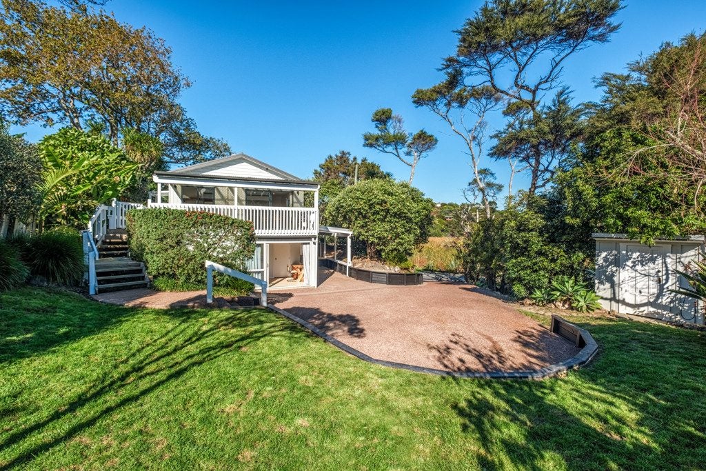 68 Te Toki Road, Ostend, Waiheke Island - Carousel 2