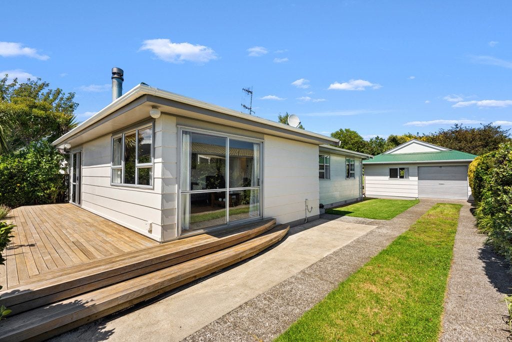 8 Manawa Avenue, Raumati Beach, Paraparaumu - Carousel 21