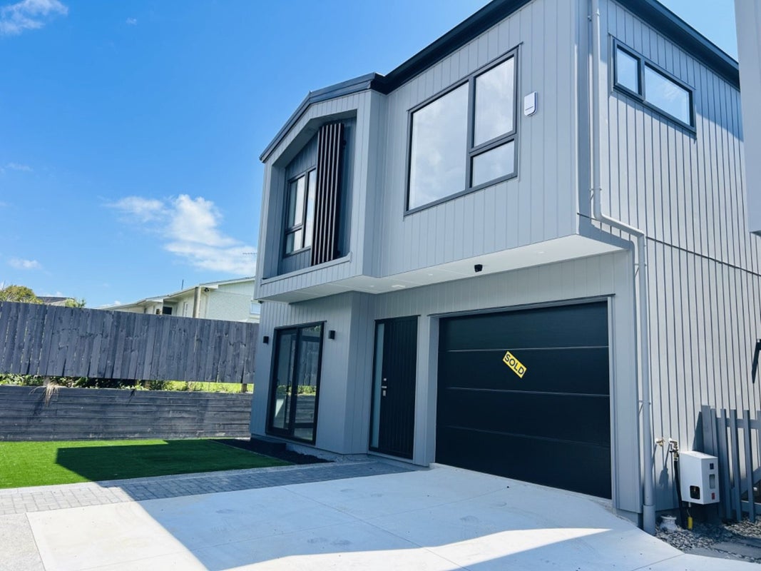 17 Sorrel Crescent, Bucklands Beach, Auckland - Carousel 1