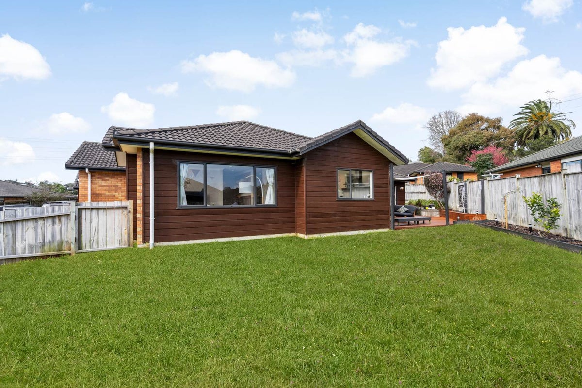 22 Cartmel Avenue, Massey, Auckland - Carousel 1