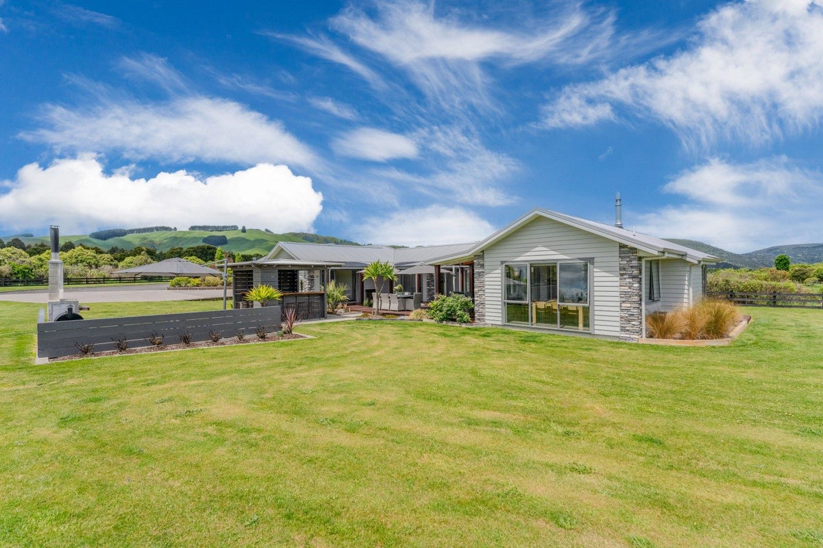 19 Lacebark Drive, Kinloch, Taupo - Carousel 2
