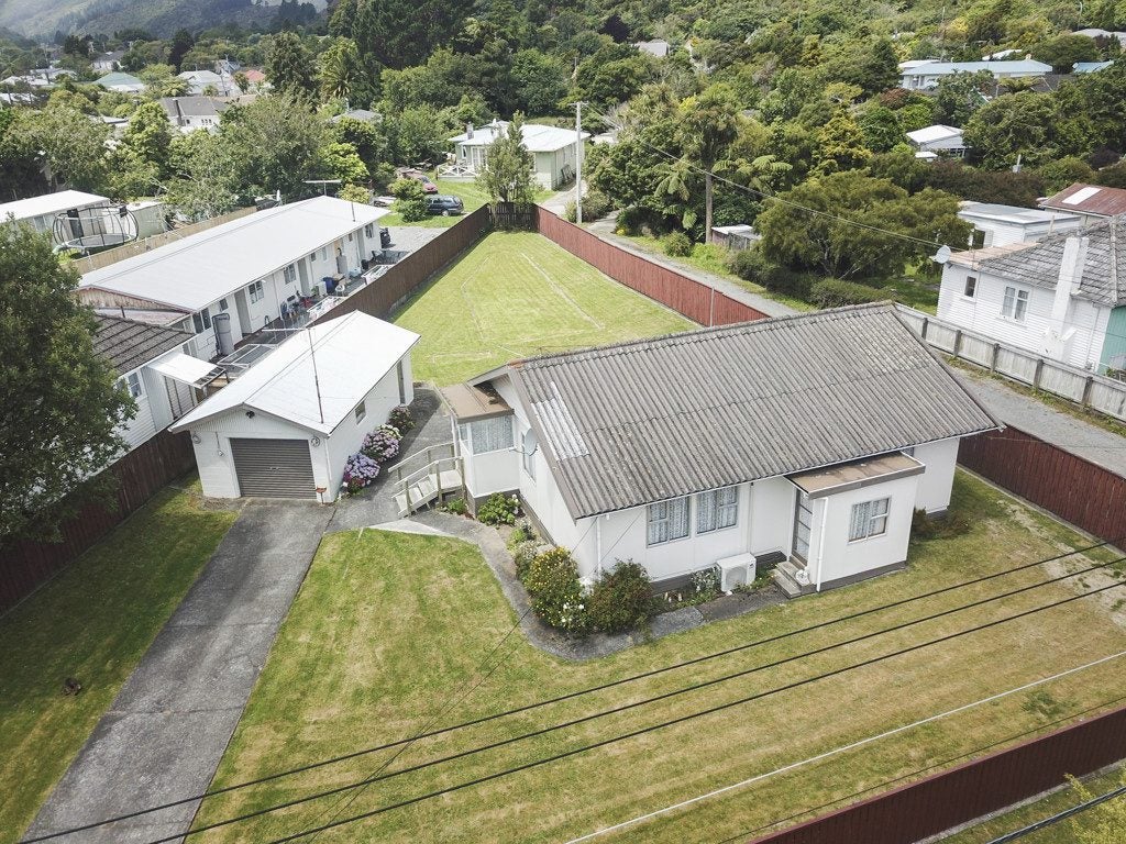 21 Wood Street, Wainuiomata, Lower Hutt - Carousel 12