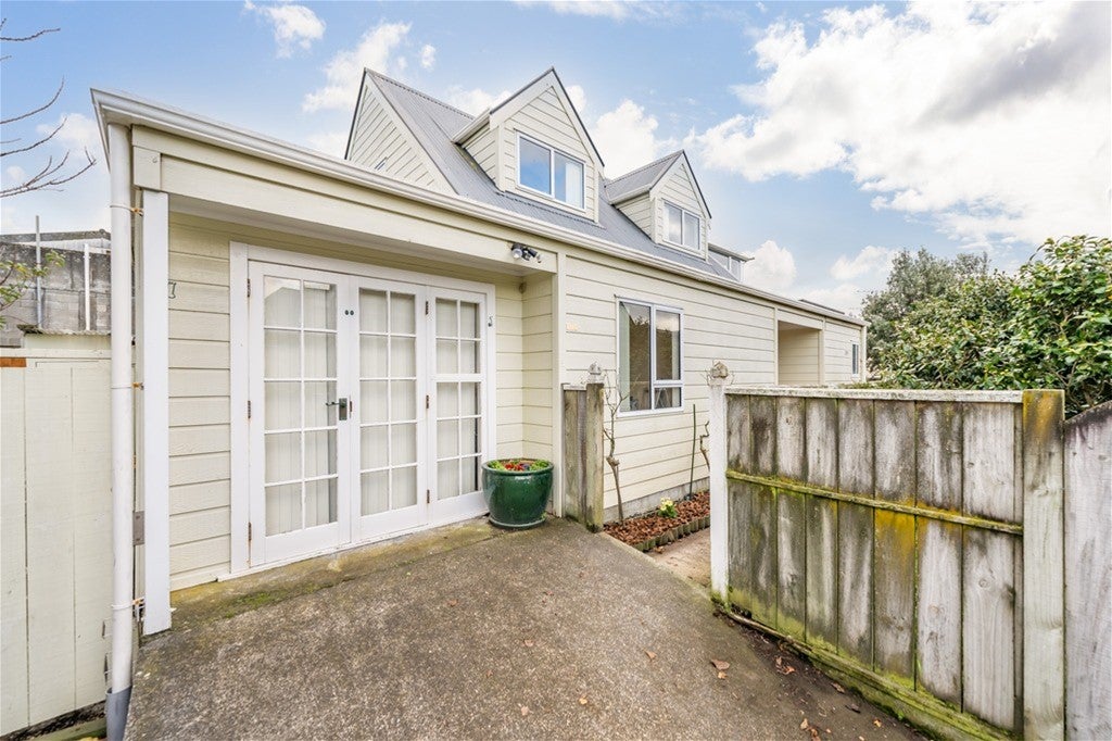 3/31 NELSON ST, Petone, Lower Hutt - Carousel 18