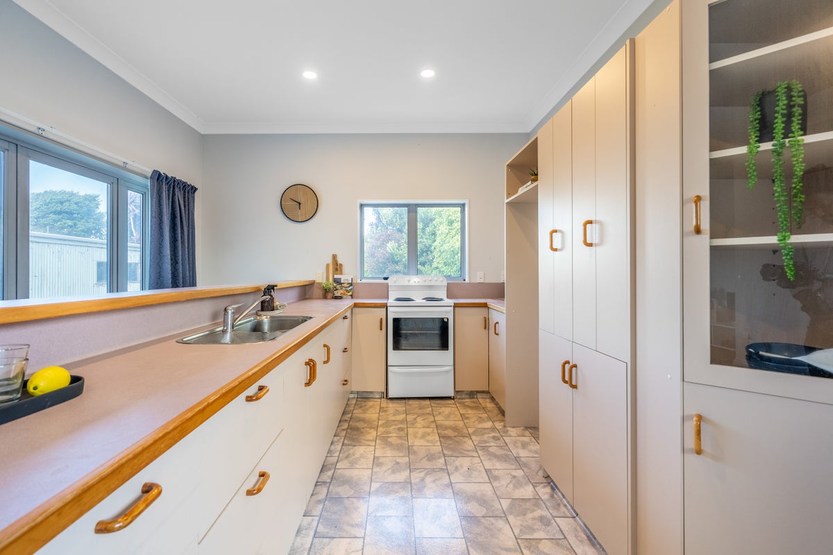 35 Leith Street, Windsor, Invercargill - Carousel 2