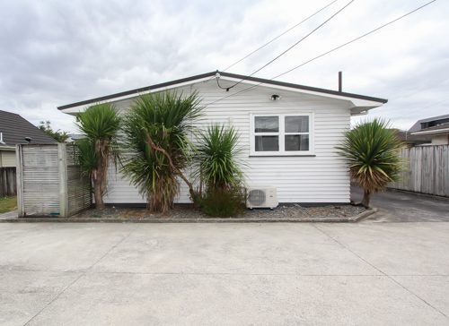 28A Lorne Street, Melville, Hamilton - Carousel 1