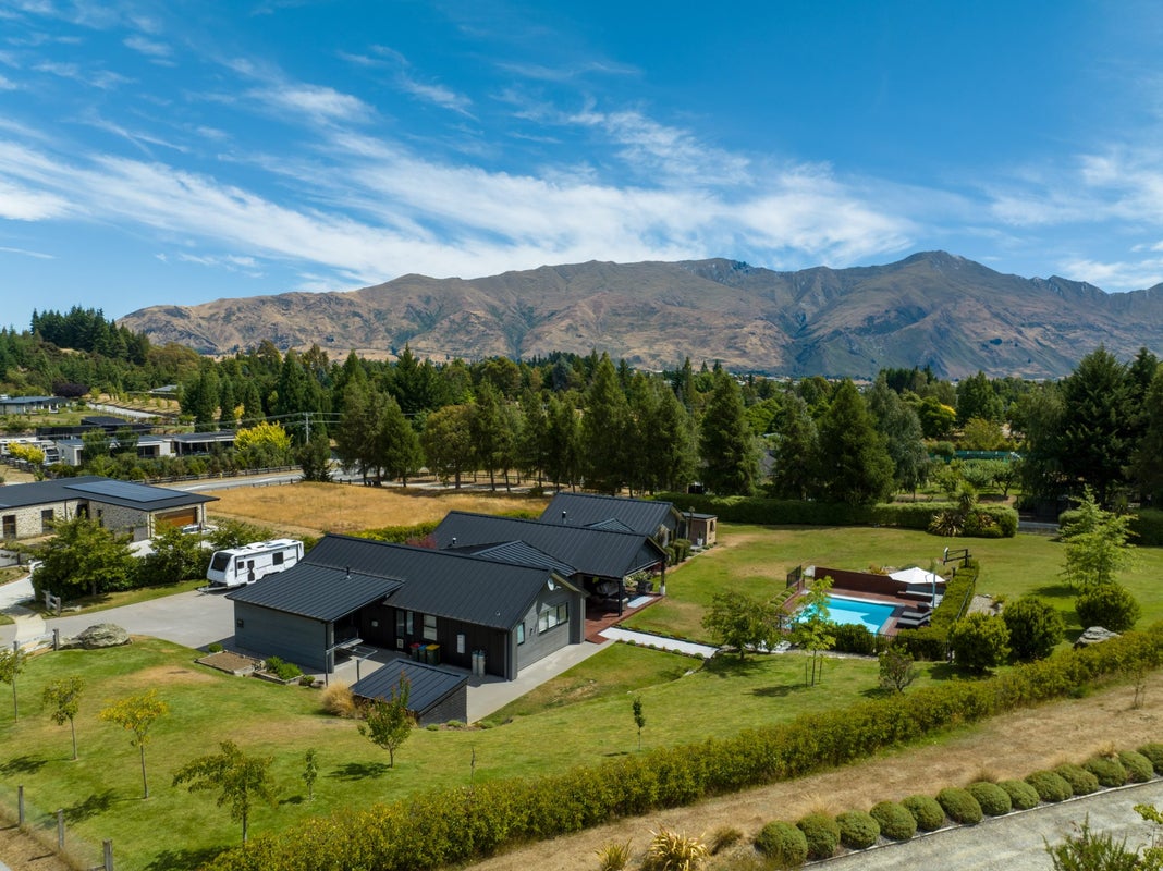 5 Mount Ida Place, Wanaka - Carousel 2