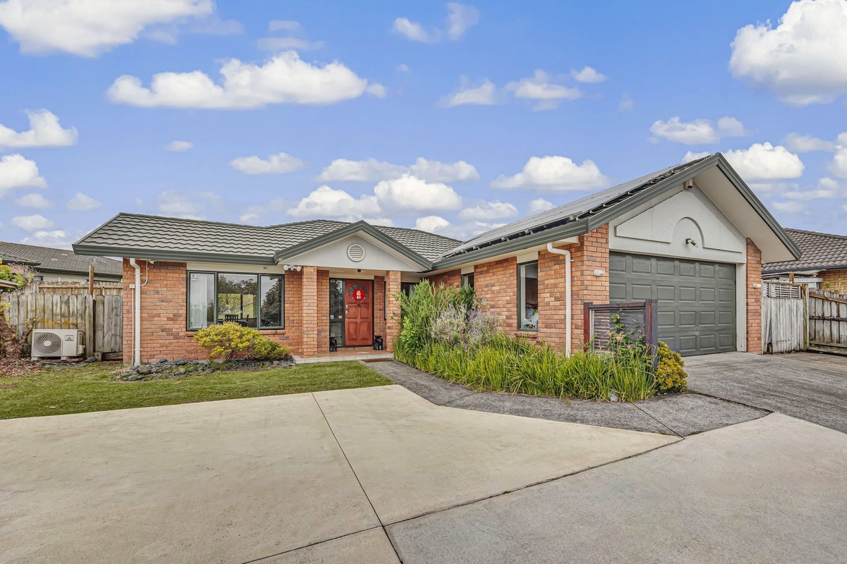 7 Donegal Park Drive, Flat Bush, Auckland - Carousel 24
