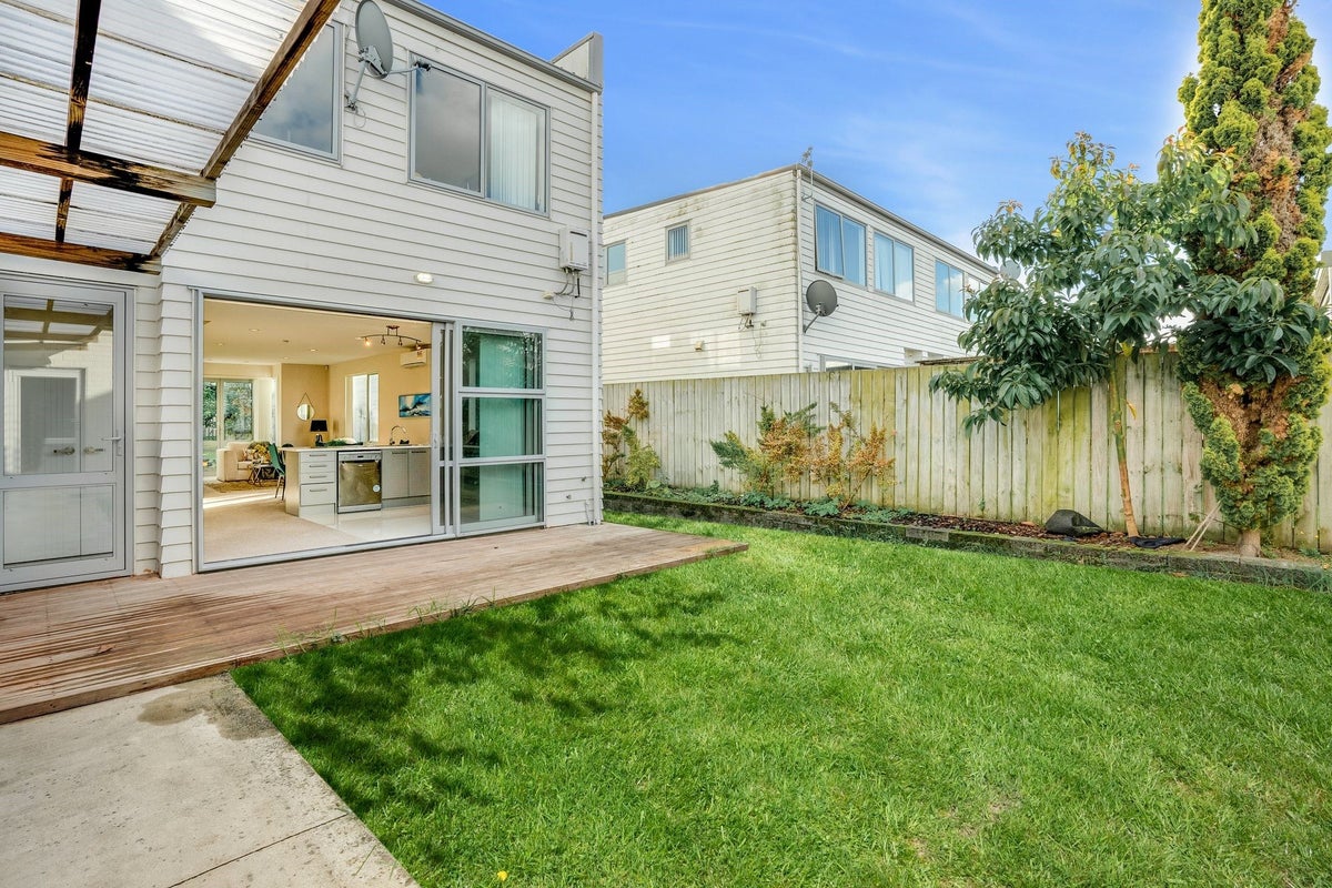 80 Kuaka Drive, Takanini, Auckland - Carousel 1