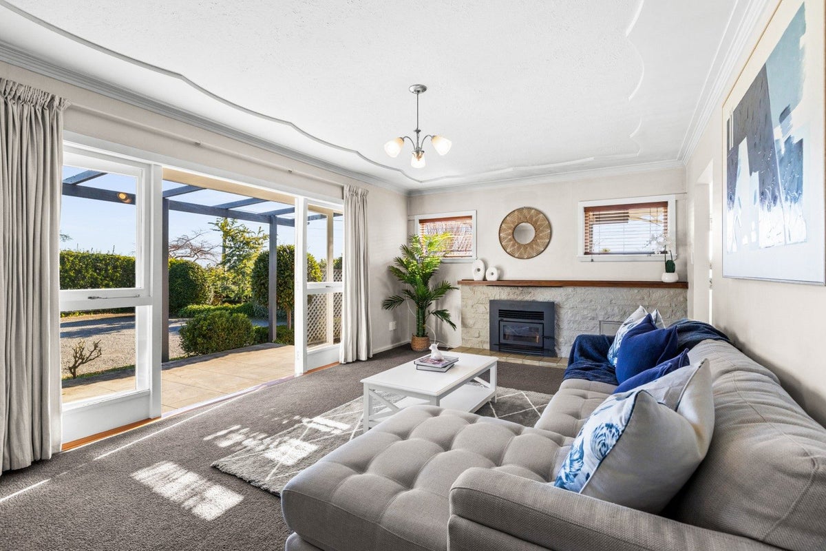 27 Breadalbane Road, Havelock North, Havelock North - Carousel 2