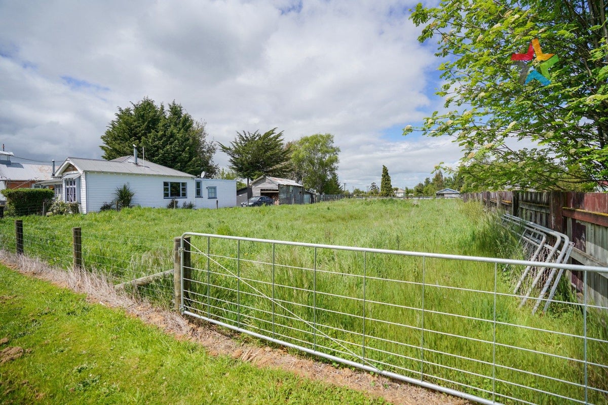 123 Birchwood Road, Ohai, Ohai - Carousel 2