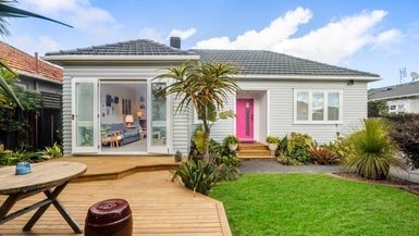 42 Springleigh Avenue, Mount Albert, Auckland - Carousel 1