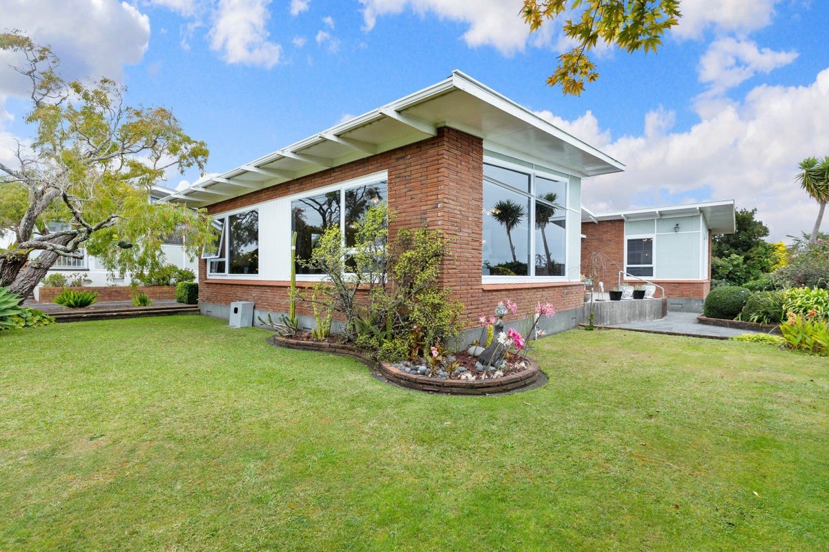 216 Mangorei Road, Merrilands, New Plymouth - Carousel 1