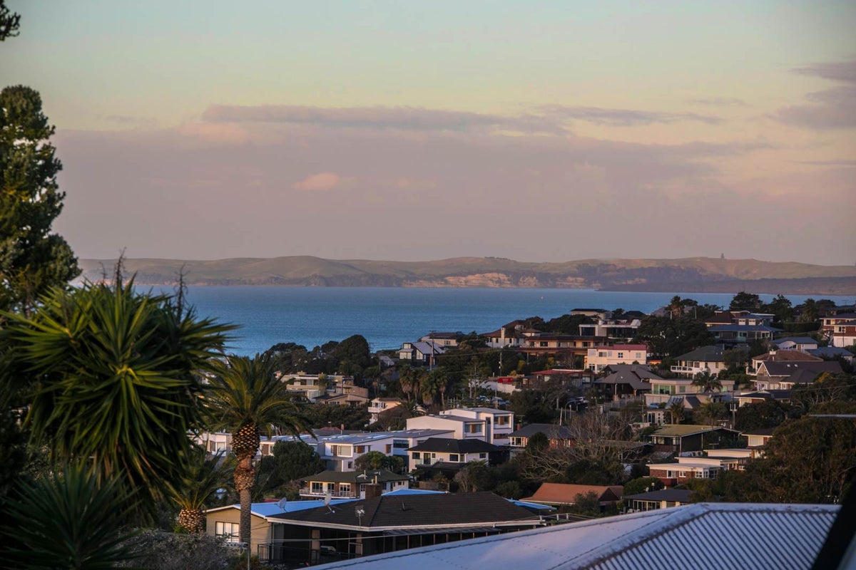 54 Penzance Road, Mairangi Bay, Auckland - Carousel 2