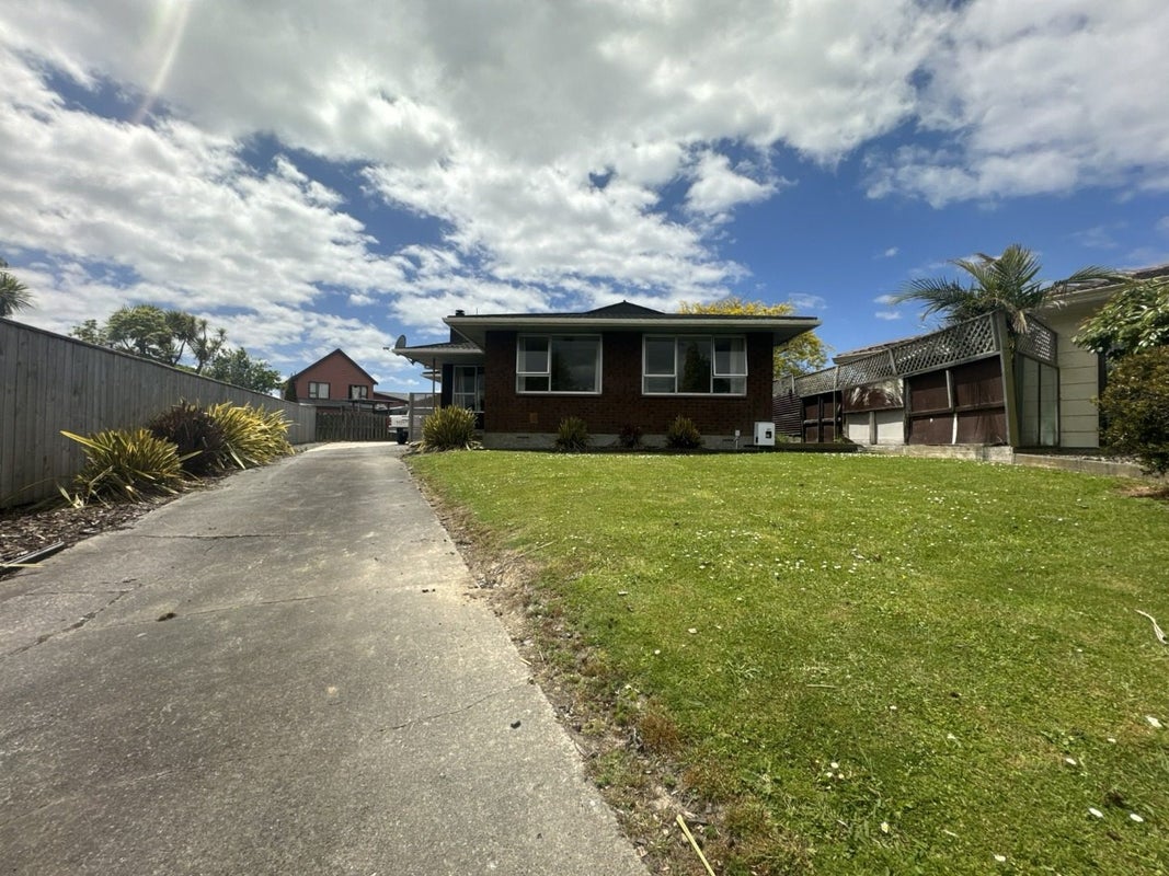 46 Meadowbrook Drive, Cloverlea, Palmerston North - Carousel 1