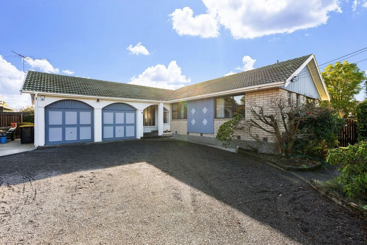 33A Larch Place, Casebrook, Christchurch - Carousel 1
