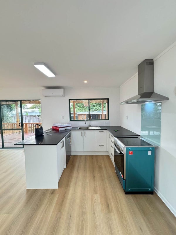 3A Mawney Road, Henderson, Auckland - Carousel 1