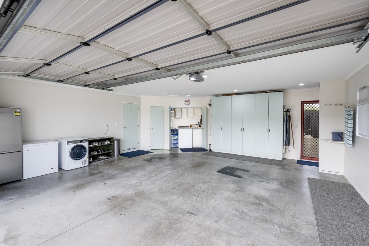 8 Gresham Place, Taradale, Napier - Carousel 19