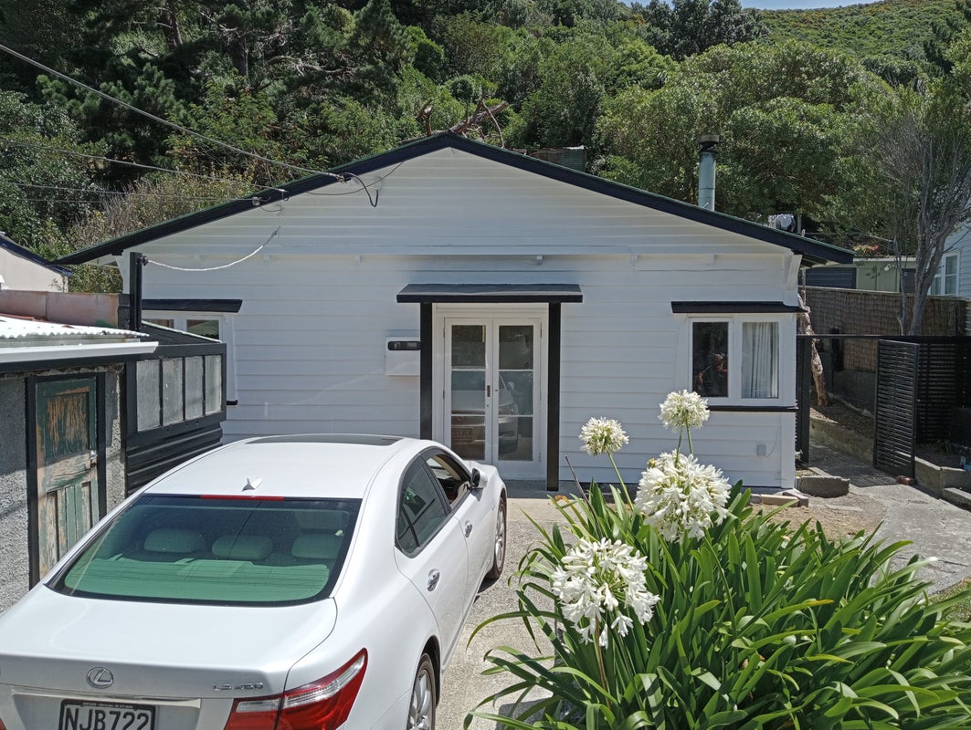 83 Happy Valley Road, Owhiro Bay, Wellington - Carousel 2