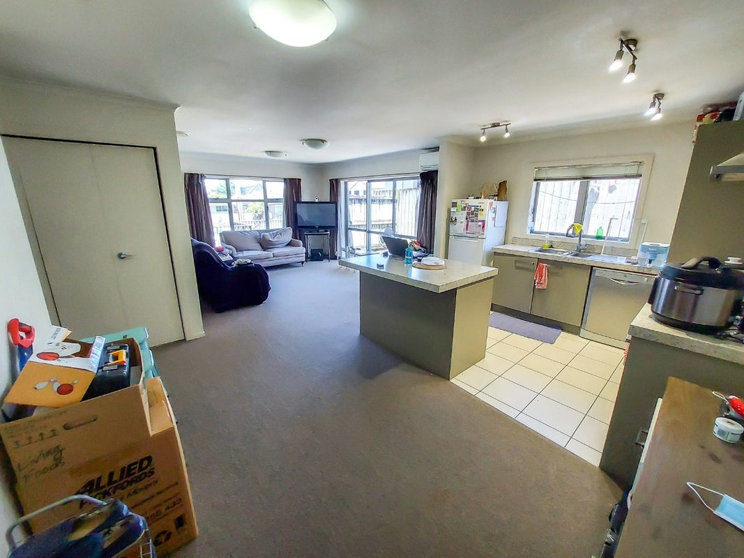 21B Lorne Street, Melville, Hamilton - Carousel 2