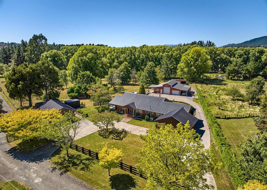 262B Katherine Mansfield Drive, Whitemans Valley, Upper Hutt - Carousel 2