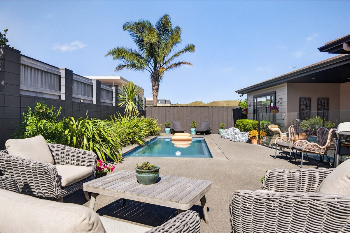 5 Beach Cove, Wainui, Gisborne, Gisborne - Carousel 1