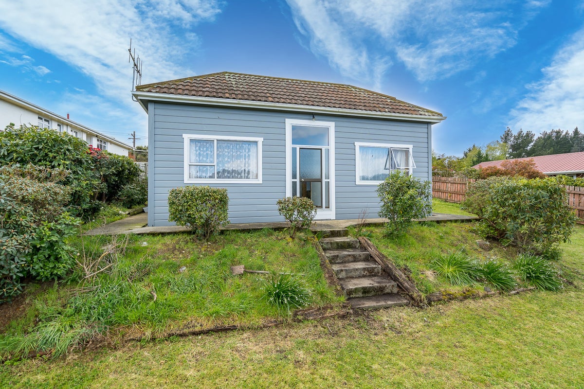 8 Penrich Street, Abbotsford, Dunedin - Carousel 1