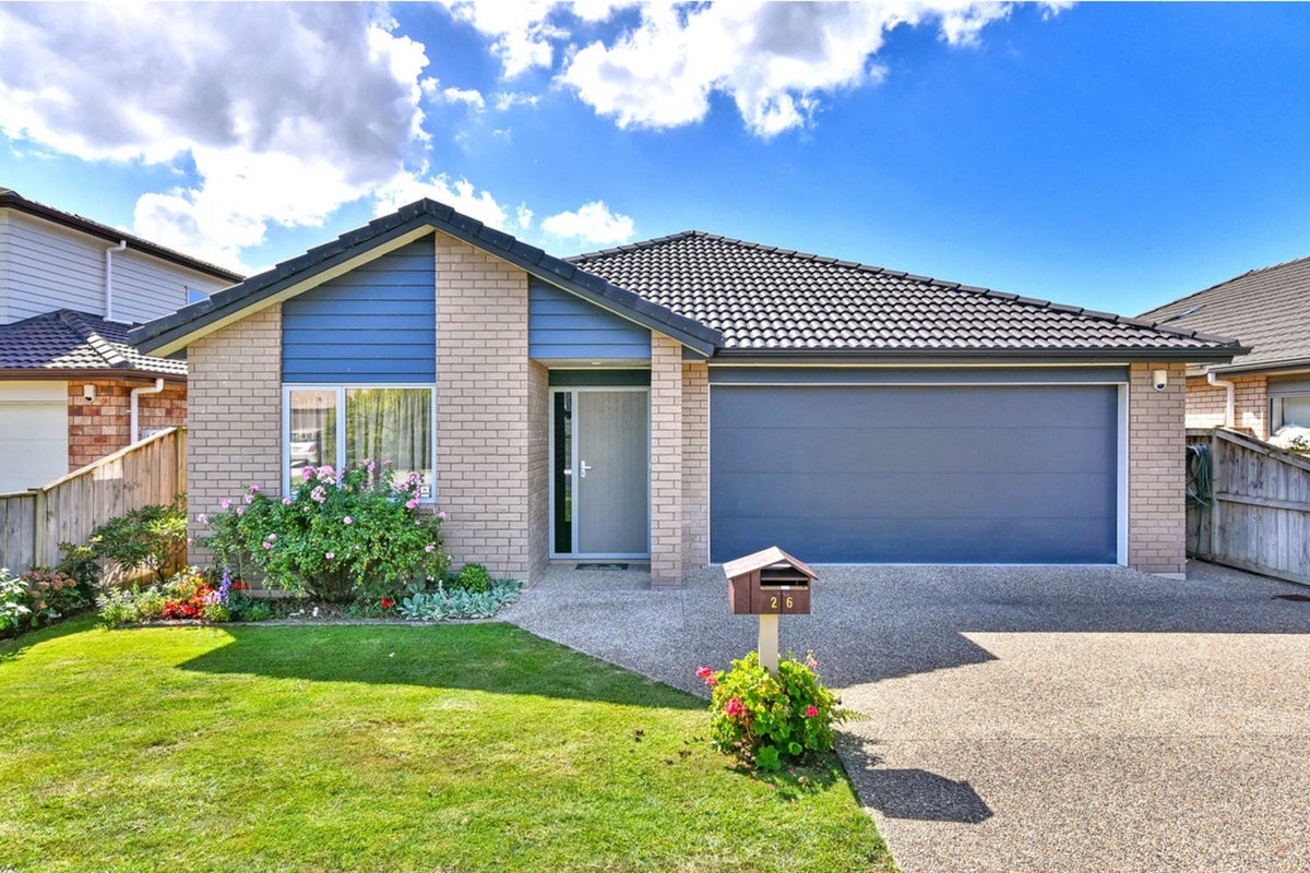26 Clady Drive, Flat Bush, Auckland - Carousel 1