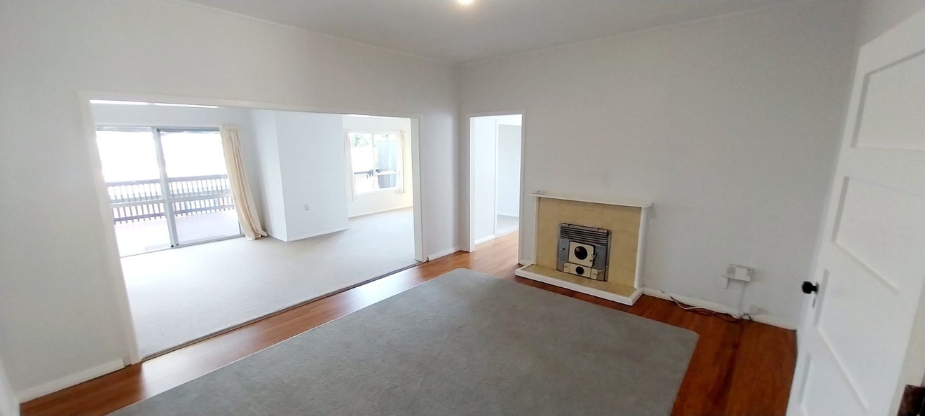 21 Hadfield Avenue, Waterview, Auckland - Carousel 2