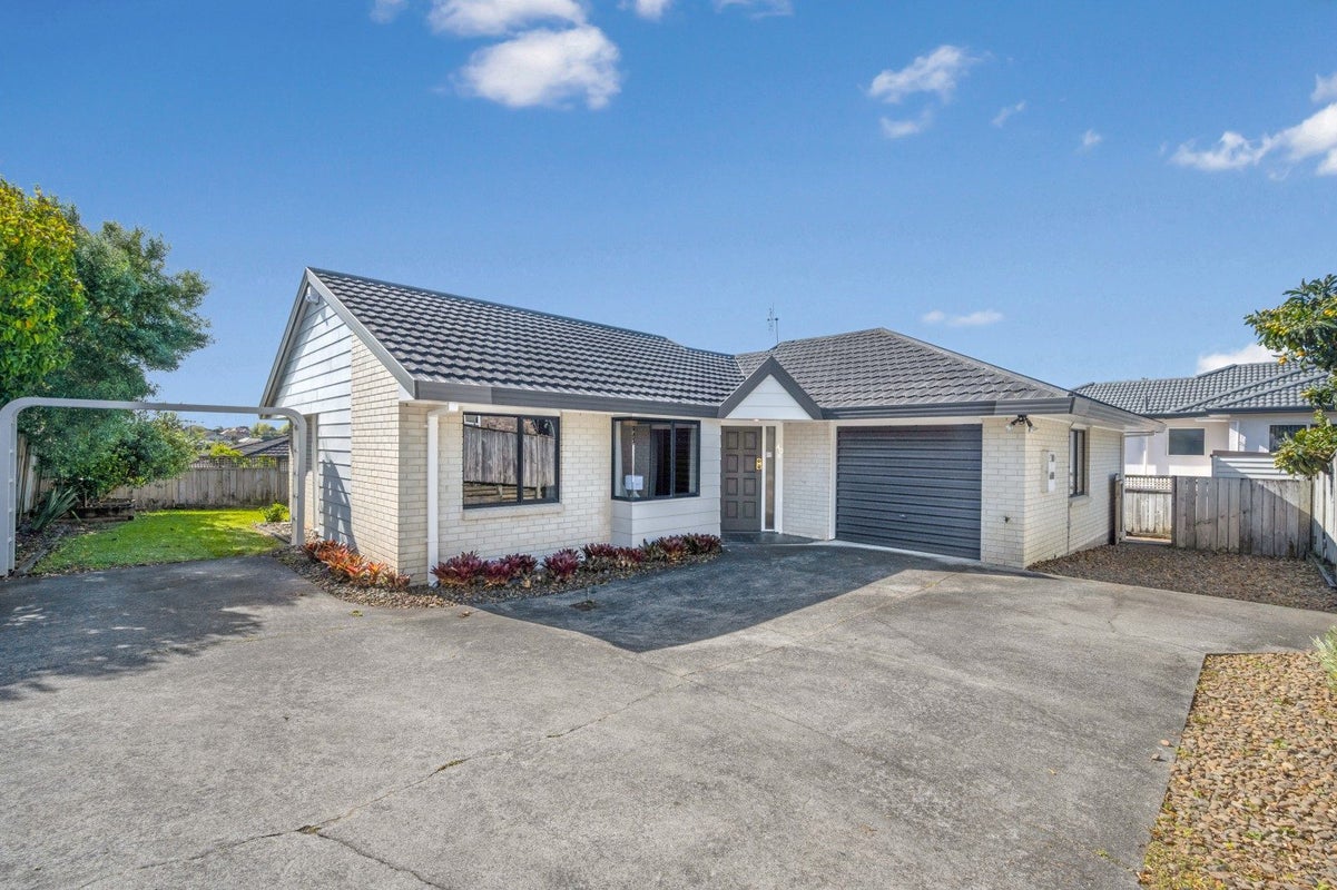 2/40 Simmental Crescent, Somerville, Manukau - Carousel 1