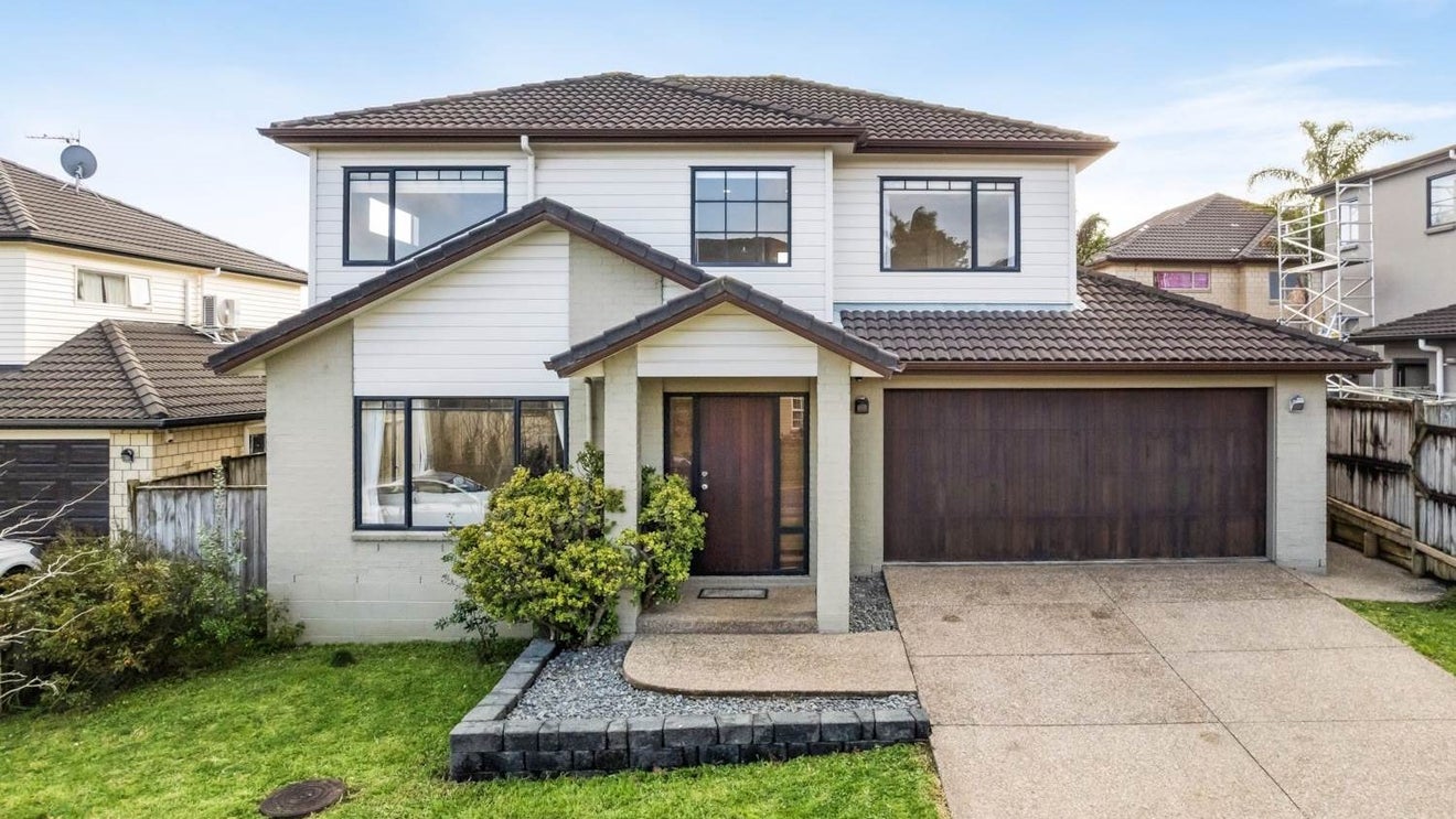 133 Cyril French Drive, Flat Bush, Auckland - Carousel 1