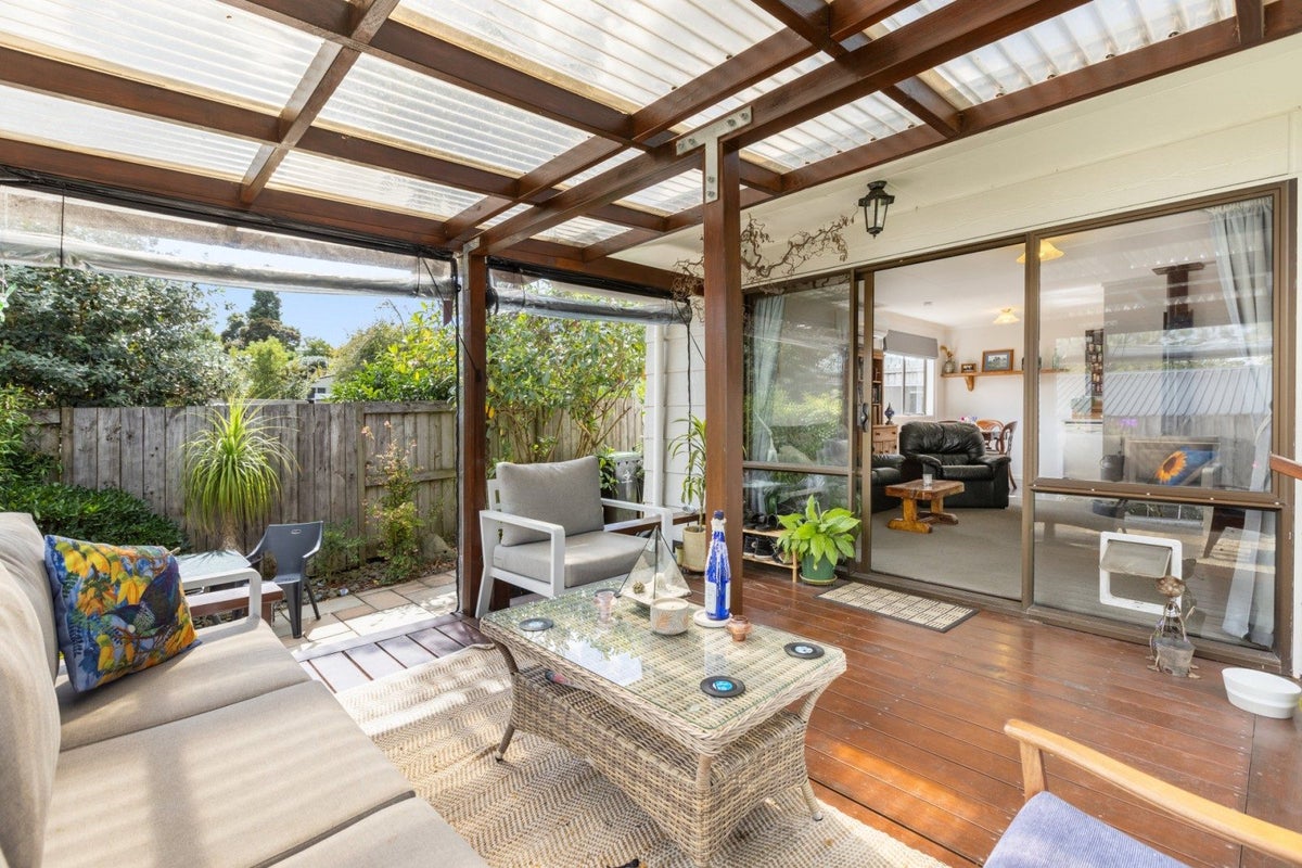 6 Pokapu Place, Bethlehem, Tauranga - Carousel 14