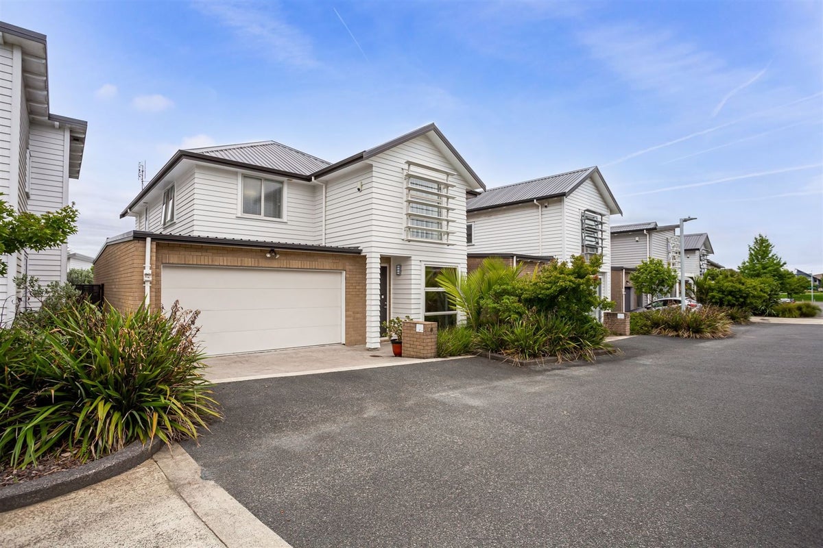 6 Vincent Lane, Hobsonville, Auckland - Carousel 1