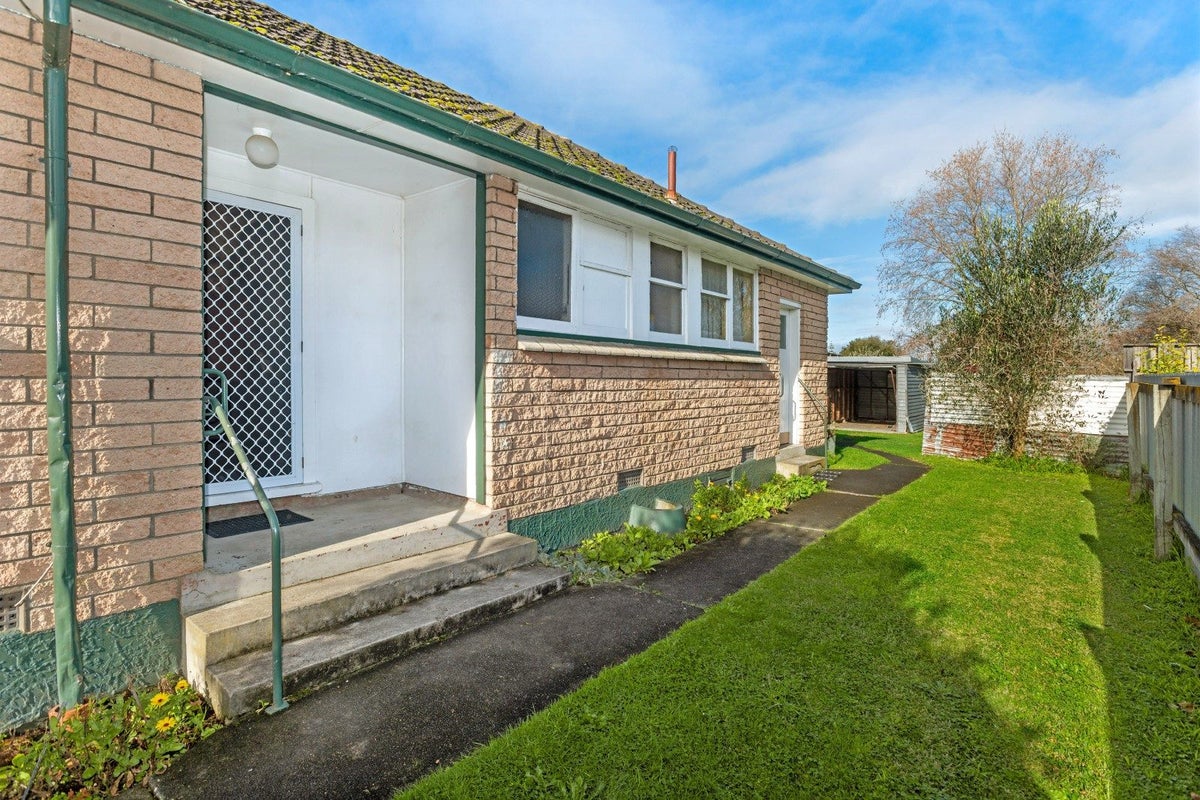 9 Munro Street, Elgin, Gisborne - Carousel 2