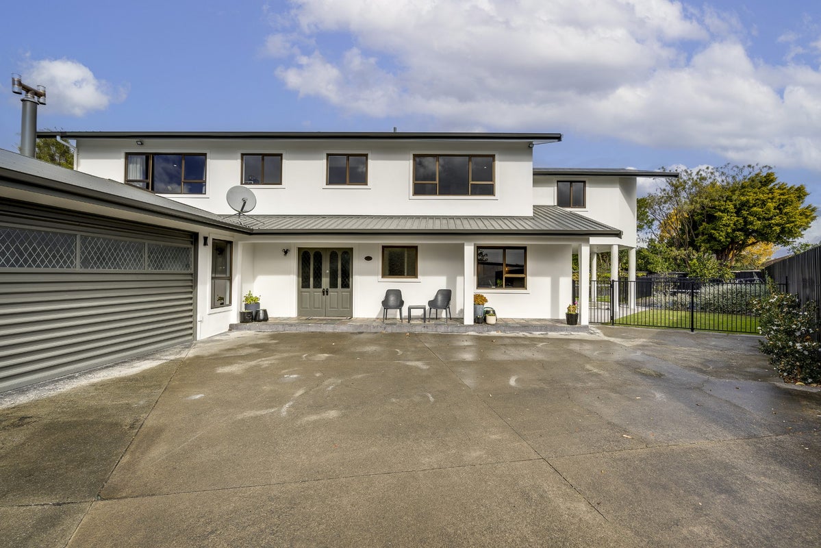 13 Donegal Crescent, Tamatea, Napier - Carousel 2