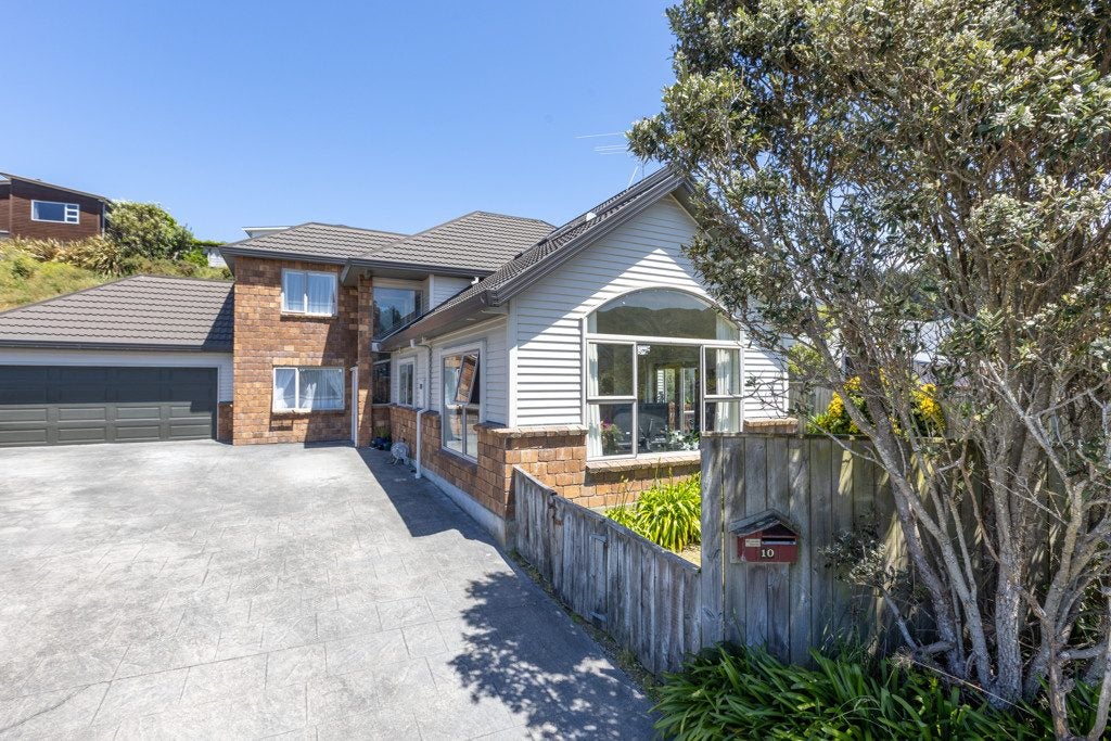 10 Halewood Grove, Churton Park, Wellington - Carousel 22